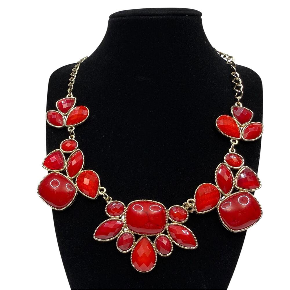 Bold Red Faceted Cabochon Statement Necklace Gold Tone Bib Collar Jewelry 17"